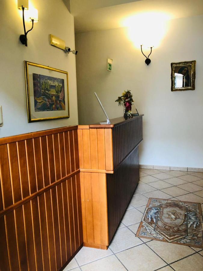 Santa Lucia Hotell Capo dʼOrlando Exteriör bild