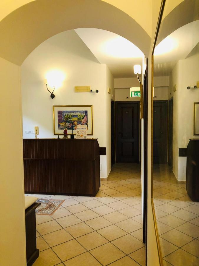 Santa Lucia Hotell Capo dʼOrlando Exteriör bild
